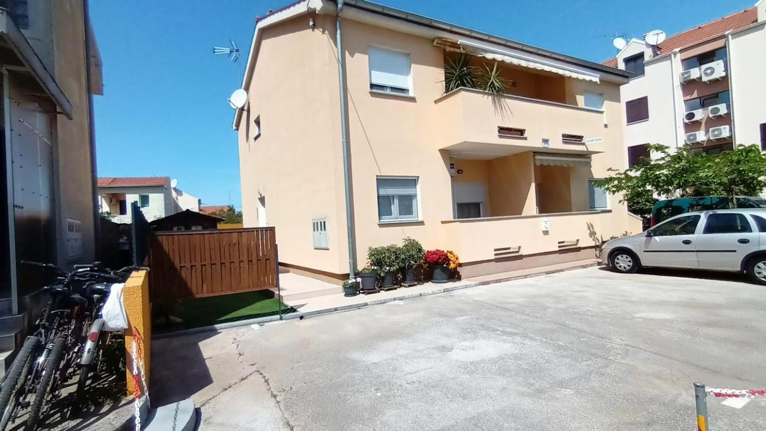 Apartment Marelja - Private Parking And Balcony Zadar Exterior foto