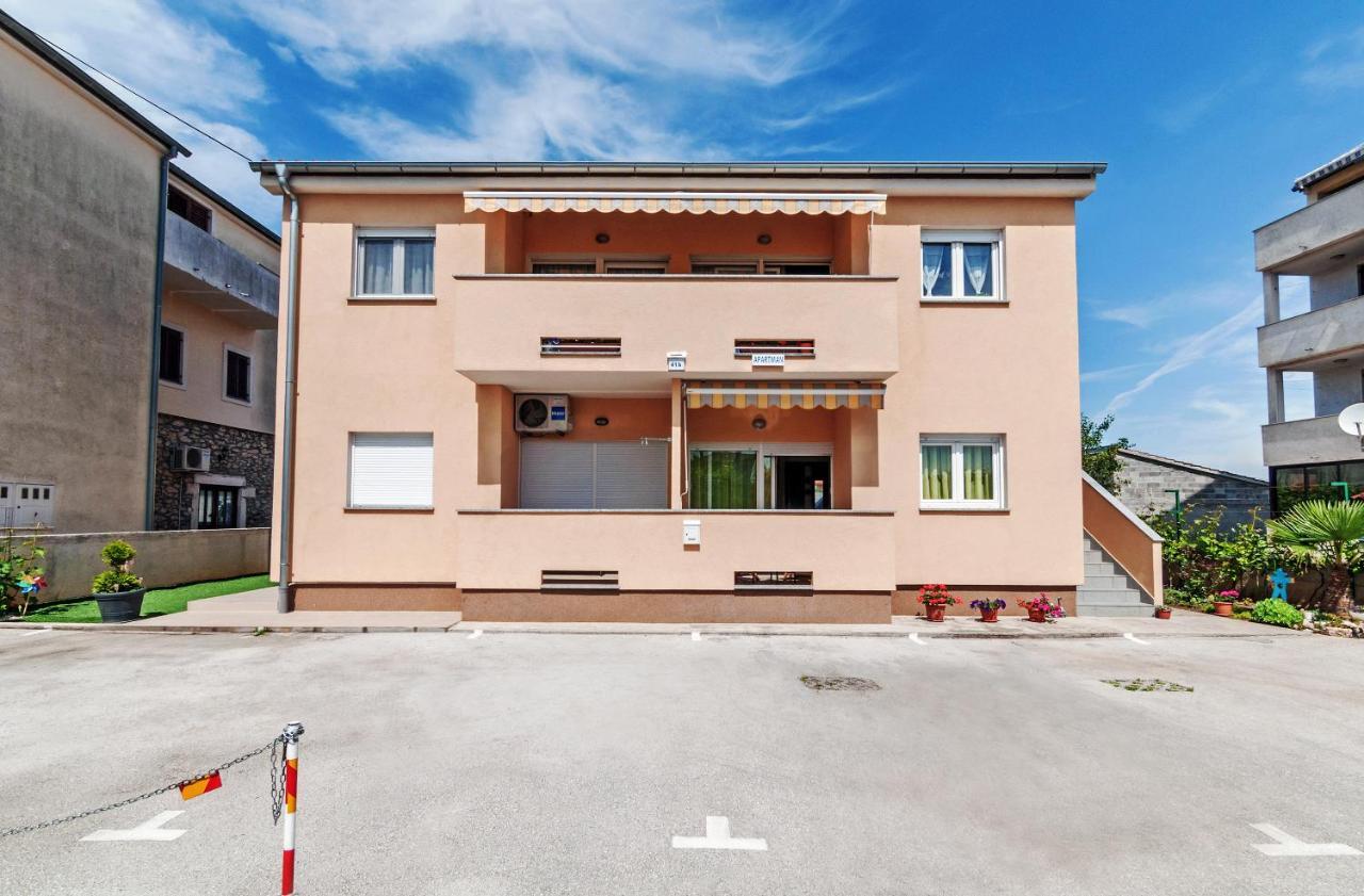 Apartment Marelja - Private Parking And Balcony Zadar Exterior foto